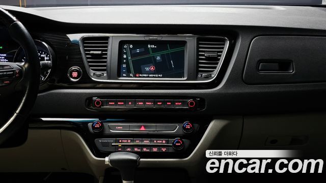 Kia Canival 2019 — photo 20