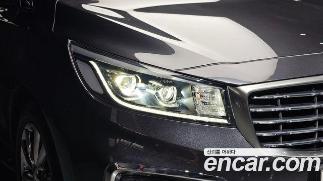 Kia Canival 2019 — photo 8