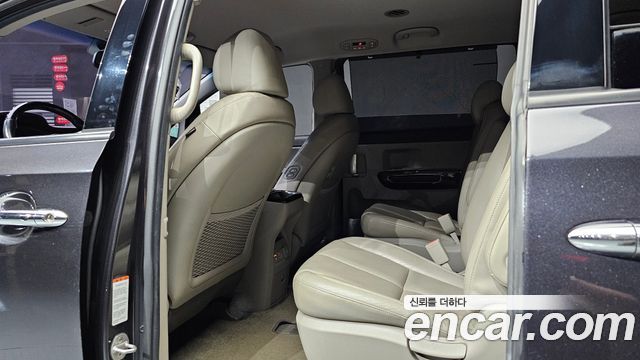 Kia Canival 2019 — photo 16
