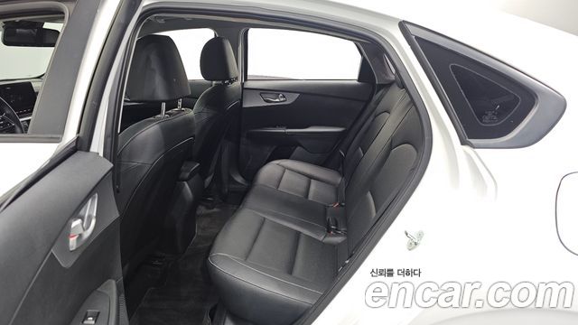 Kia K3 2023 — photo 18