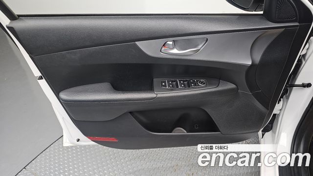 Kia K3 2023 — photo 14