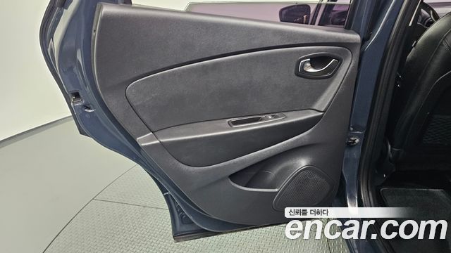 Renault Korea QM3 2018 — photo 15