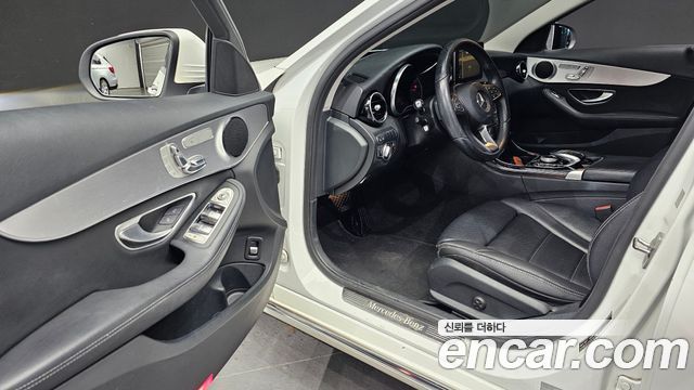 Mercedes-Benz C-Class 2017 — photo 10
