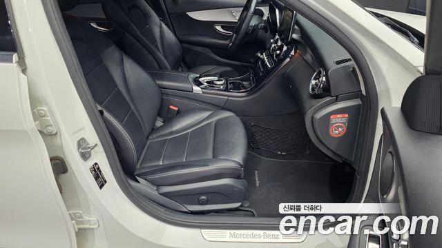 Mercedes-Benz C-Class 2017 — photo 11