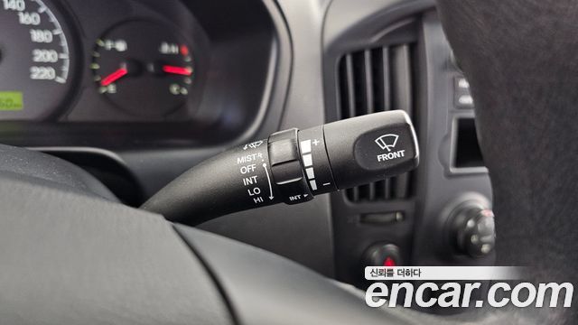 Hyundai Starex 2009 — photo 16