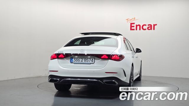 Mercedes-Benz E-Class 2026 — photo 4