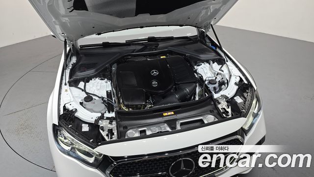 Mercedes-Benz E-Class 2026 — photo 6