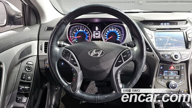 Hyundai AVANTE 2016 — photo 19