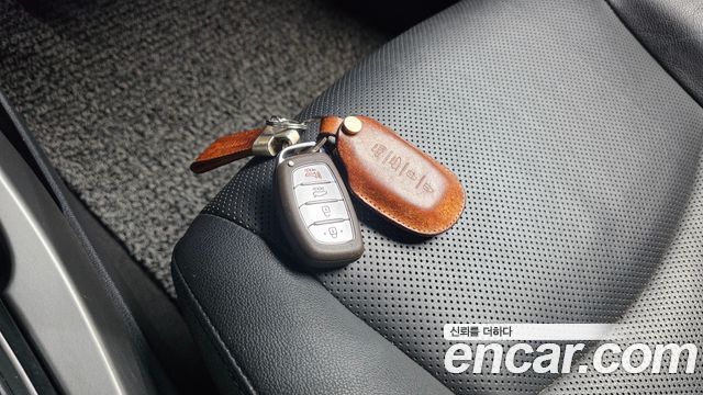 Hyundai AVANTE 2016 — photo 21