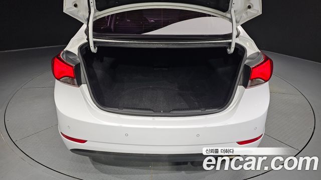 Hyundai AVANTE 2016 — photo 22