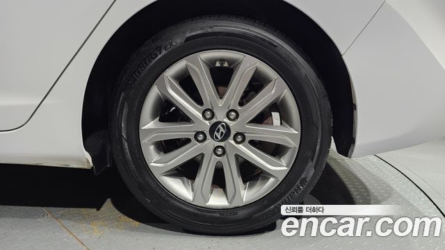 Hyundai AVANTE 2016 — photo 7