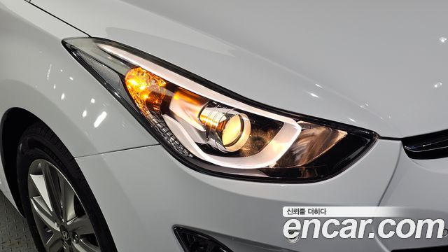 Hyundai AVANTE 2016 — photo 8