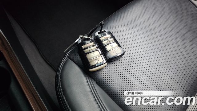 Kia K7 2015 — photo 21