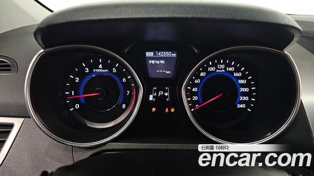 Hyundai AVANTE 2014 — photo 8