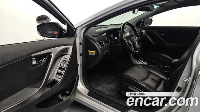 Hyundai AVANTE 2014 — photo 10