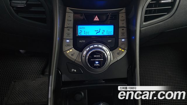 Hyundai AVANTE 2014 — photo 14