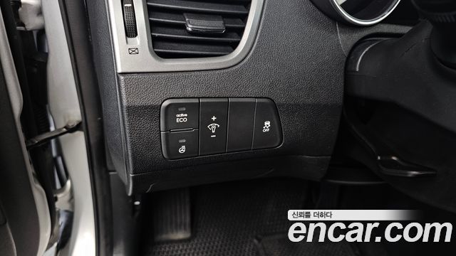 Hyundai AVANTE 2014 — photo 18