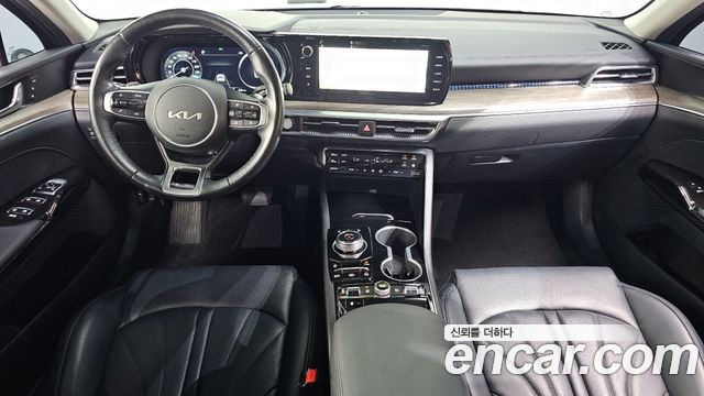 Kia K5 2023 — photo 10