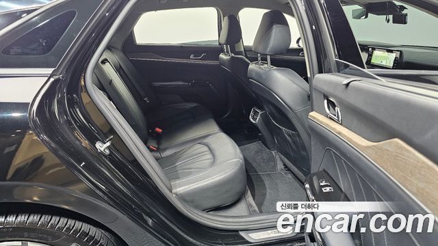 Kia K5 2023 — photo 17
