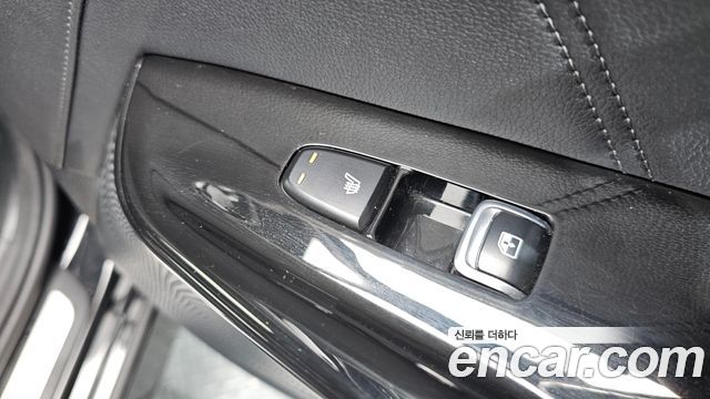 Kia K5 2023 — photo 22