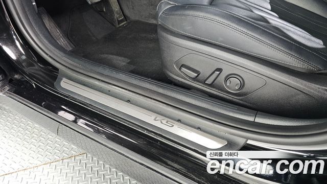 Kia K5 2023 — photo 28