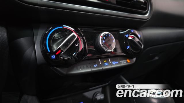 Hyundai Kona 2021 — photo 32