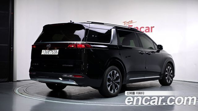 Kia Canival 2021 — photo 2
