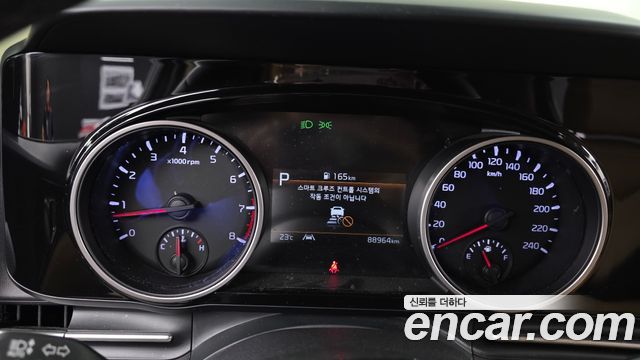 Kia Canival 2021 — photo 11