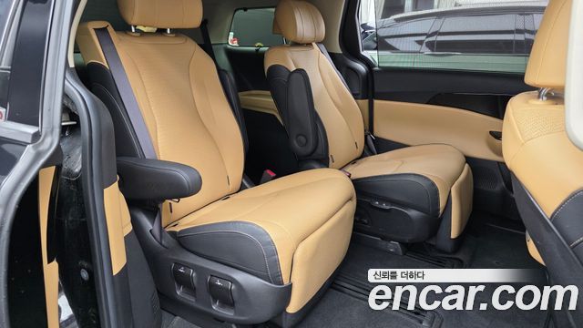 Kia Canival 2021 — photo 17