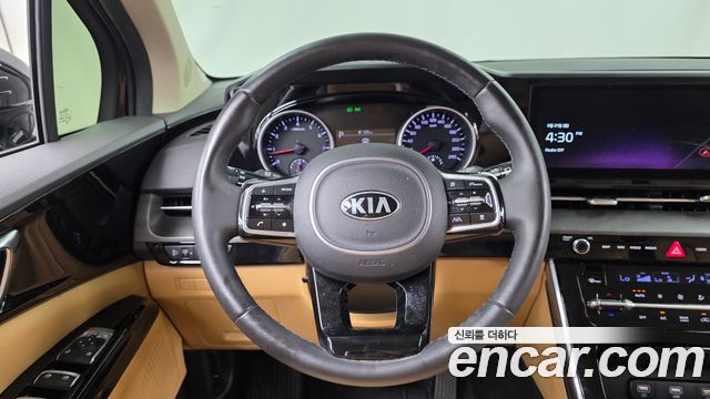 Kia Canival 2021 — photo 18