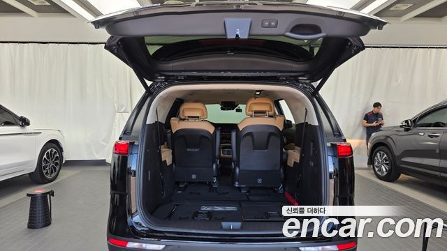 Kia Canival 2021 — photo 26