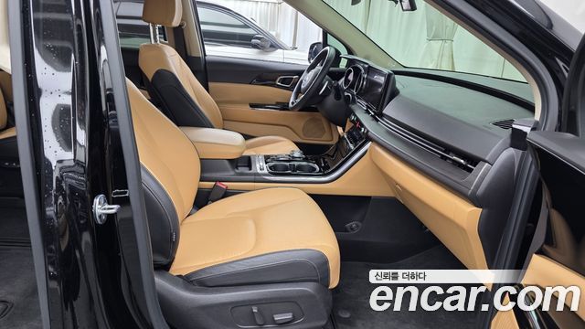 Kia Canival 2021 — photo 16