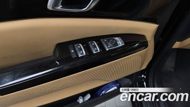 Kia Canival 2021 — photo 28