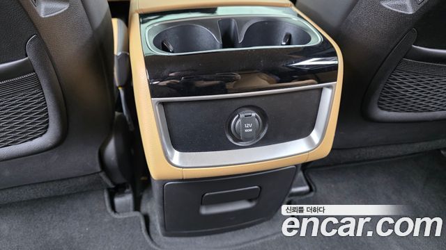 Kia Canival 2021 — photo 32