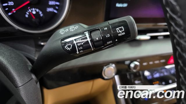 Kia Canival 2021 — photo 34