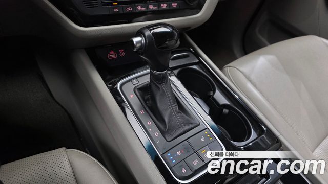 Kia Canival 2015 — photo 12
