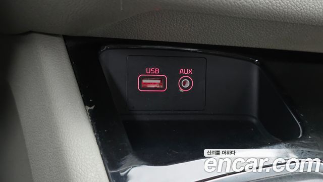 Kia Canival 2015 — photo 18