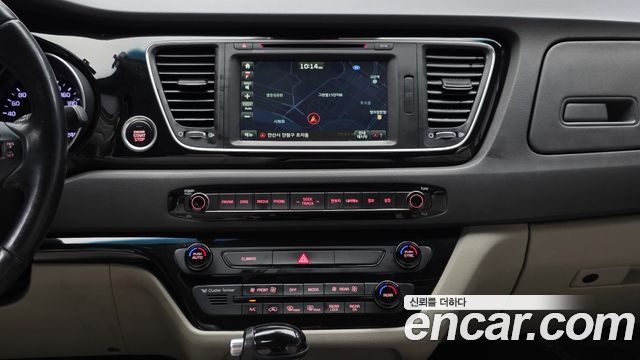 Kia Canival 2015 — photo 19