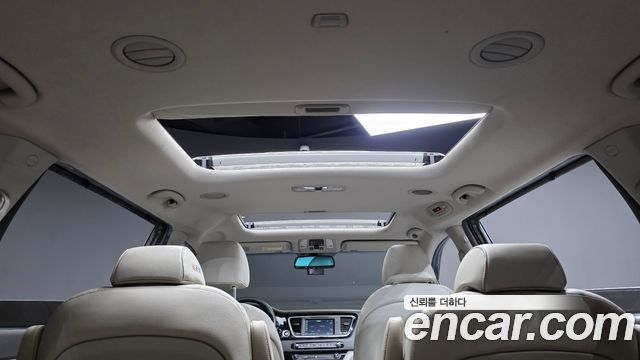 Kia Canival 2015 — photo 23