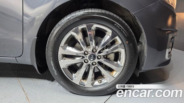 Kia Canival 2015 — photo 7