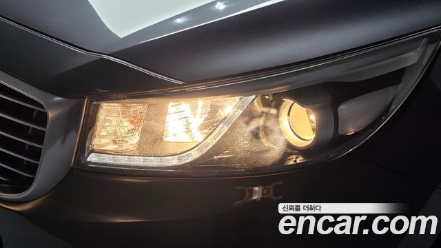 Kia Canival 2015 — photo 8