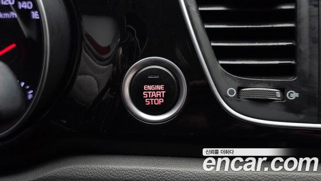 Kia Canival 2015 — photo 29