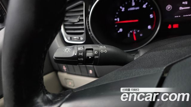 Kia Canival 2015 — photo 30