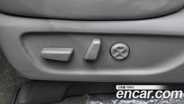 Kia Canival 2015 — photo 31