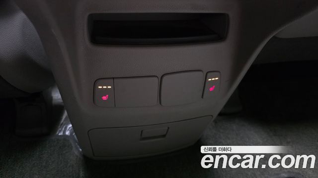 Kia Canival 2015 — photo 33
