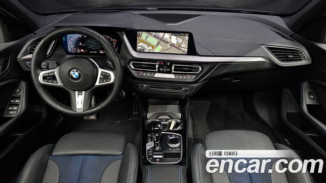 BMW 1-Series 2023 — photo 10