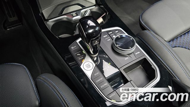 BMW 1-Series 2023 — photo 12