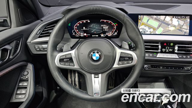 BMW 1-Series 2023 — photo 19