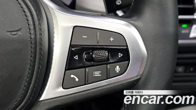 BMW 1-Series 2023 — photo 21