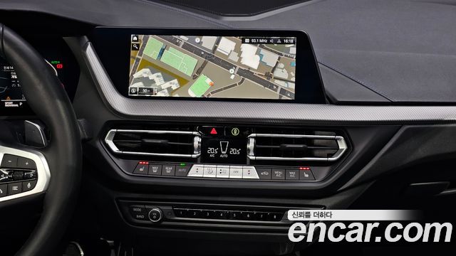 BMW 1-Series 2023 — photo 26